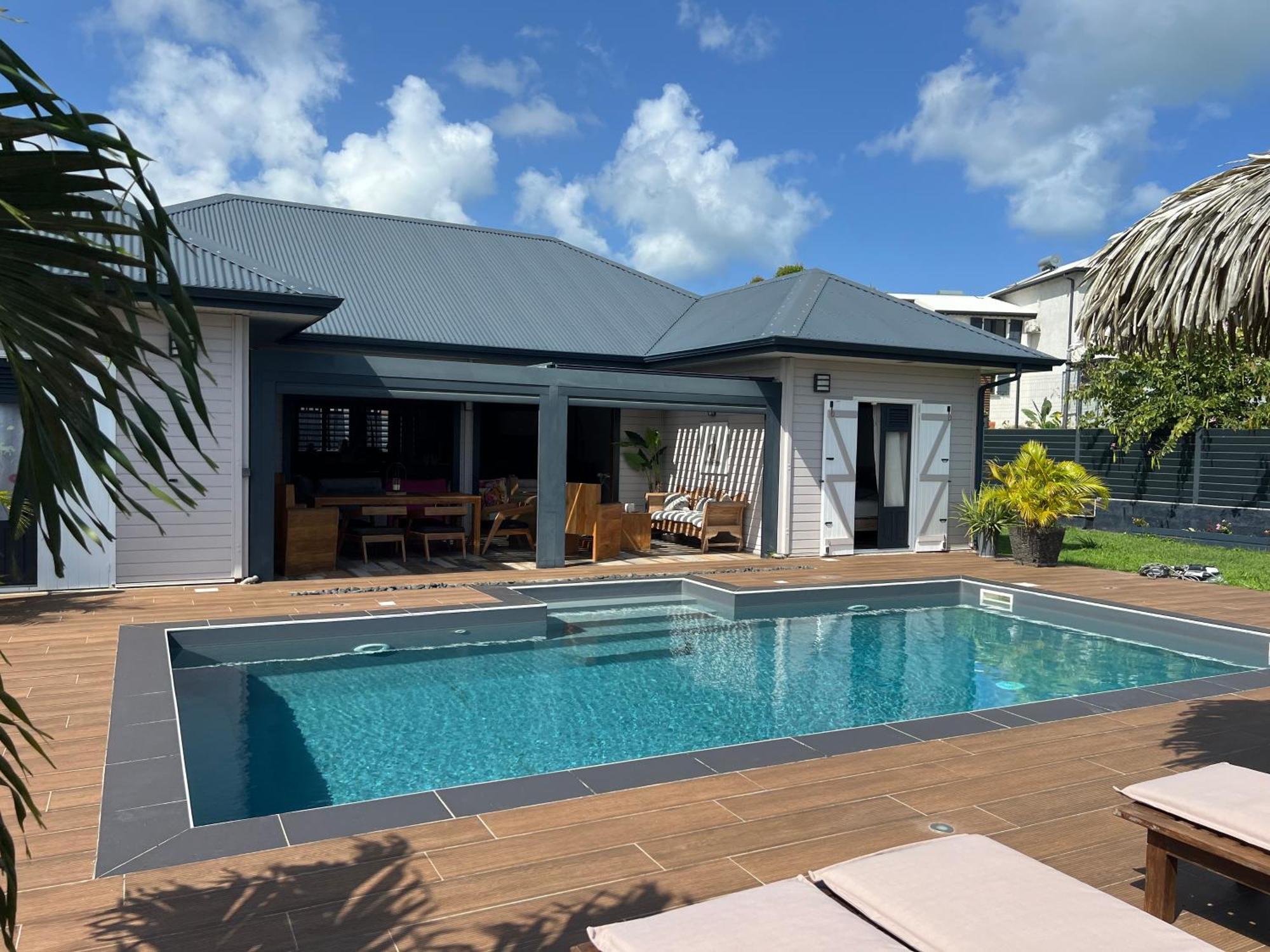 Edna Villa Sainte-Rose